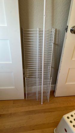 Free wire shelves, and Support post Free wire shelves, and Support post