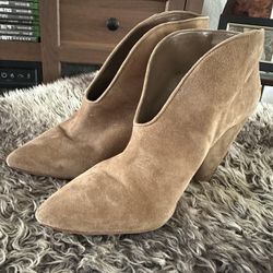 Vince Camuto Size 9 Tan Fall Heel