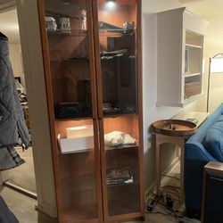 Tall Bookcase With Glass Shelves And Lights