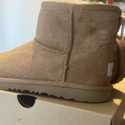 Kids Classic. UGG
