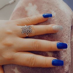 925 silver ring number 7 good condition, I have many rings and jewelry that I will be uploading to my page if you like more than one item we can make 