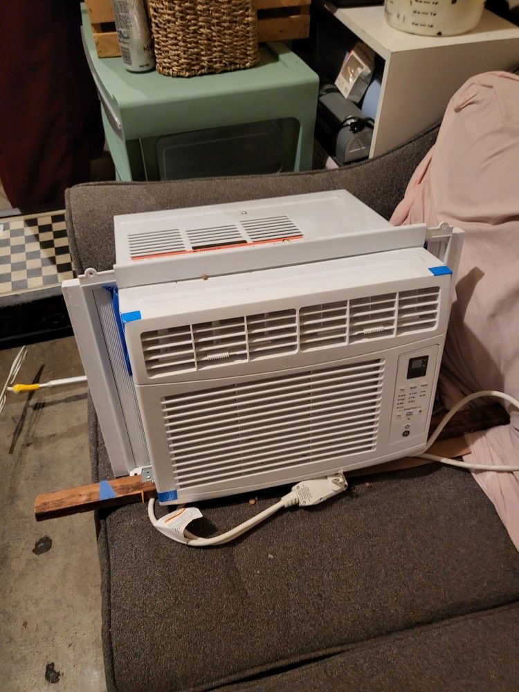 WINDOW AC UNIT