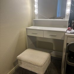 Cute Vanity Set