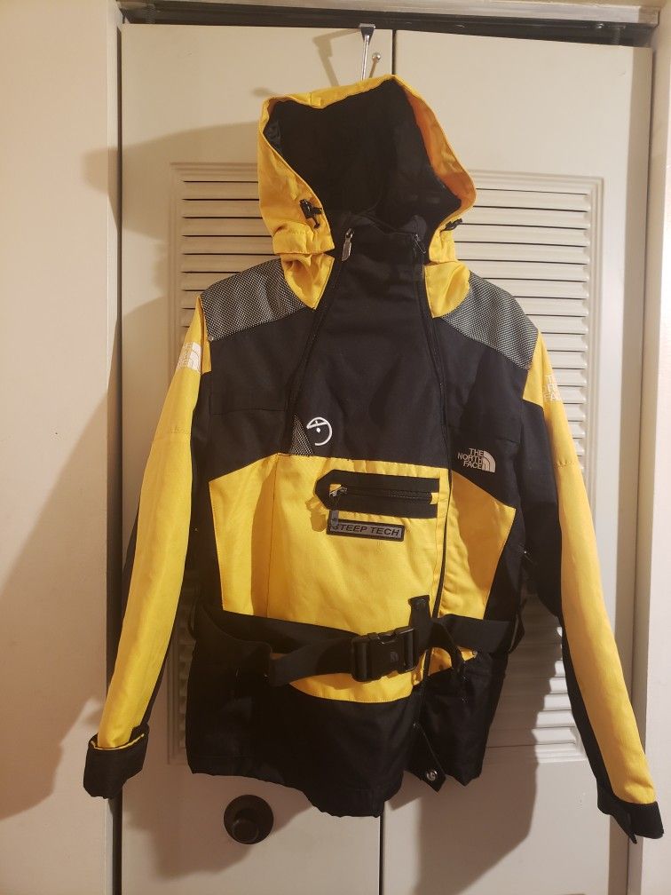 The NORTH FACE VINTAGE (RARE FIND)