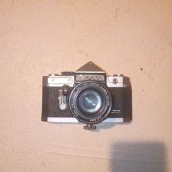 Vintage Petri Flex V SLR Camera With Petri 55MM f2 Lens