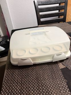 New Plastic Cupcake Carrier with Handle