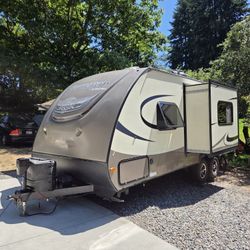  2016 Surveyor by Forest River 201RBS