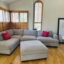 Sectional Couch/Sofa With ottoman
