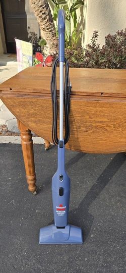 Bissell Feather Weight Bagless Vacuum