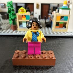 LEGO Ideas: The Office Kelly Kapoor