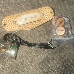 New Three String/3 Pole Cigar Box Guitar Pickup  and Amateur
