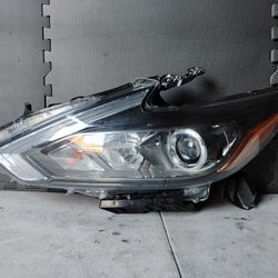 2016 2017 2018 Nissan Altima Left Driver Side Headlight Oem