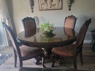 Wood inlay dining table/4 chairs