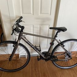 Giant 2 Escape Sport Bike