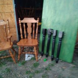  Solid Wood Dining Table And 4 Chairs /with 2 Captain chairs