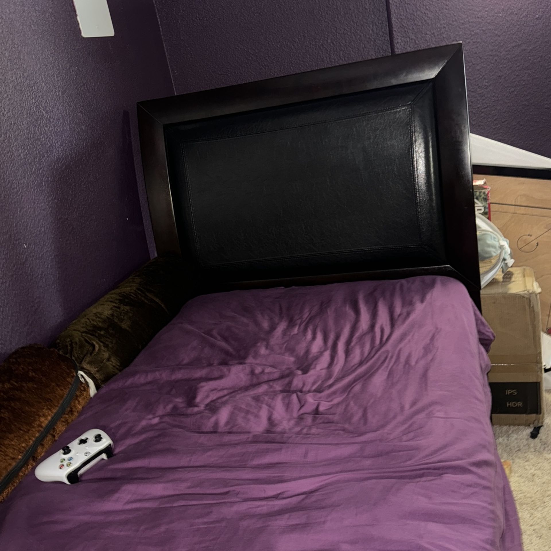 Twin Bed With Matterss