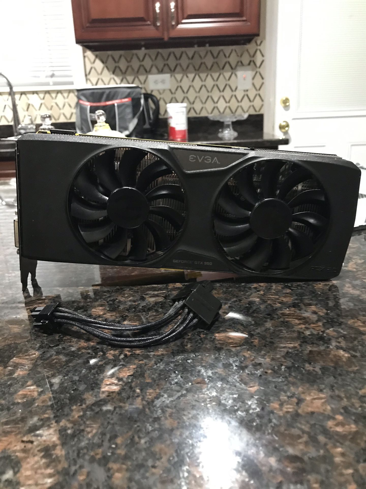 Nvidia gtx 950 graphics card sc+ edition (no box just what’s in the picture)