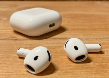 Apple AirPods (4th generation)