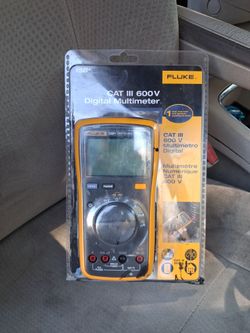 Fluke 15B+ Digital Multimeter CAT III 600V
