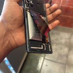 iPhones repairss screens
