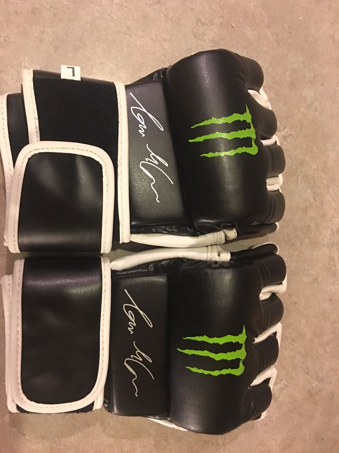 Conner McGregor ufc gloves