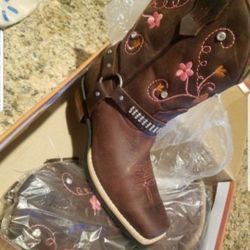 Western boots size 5 Nina