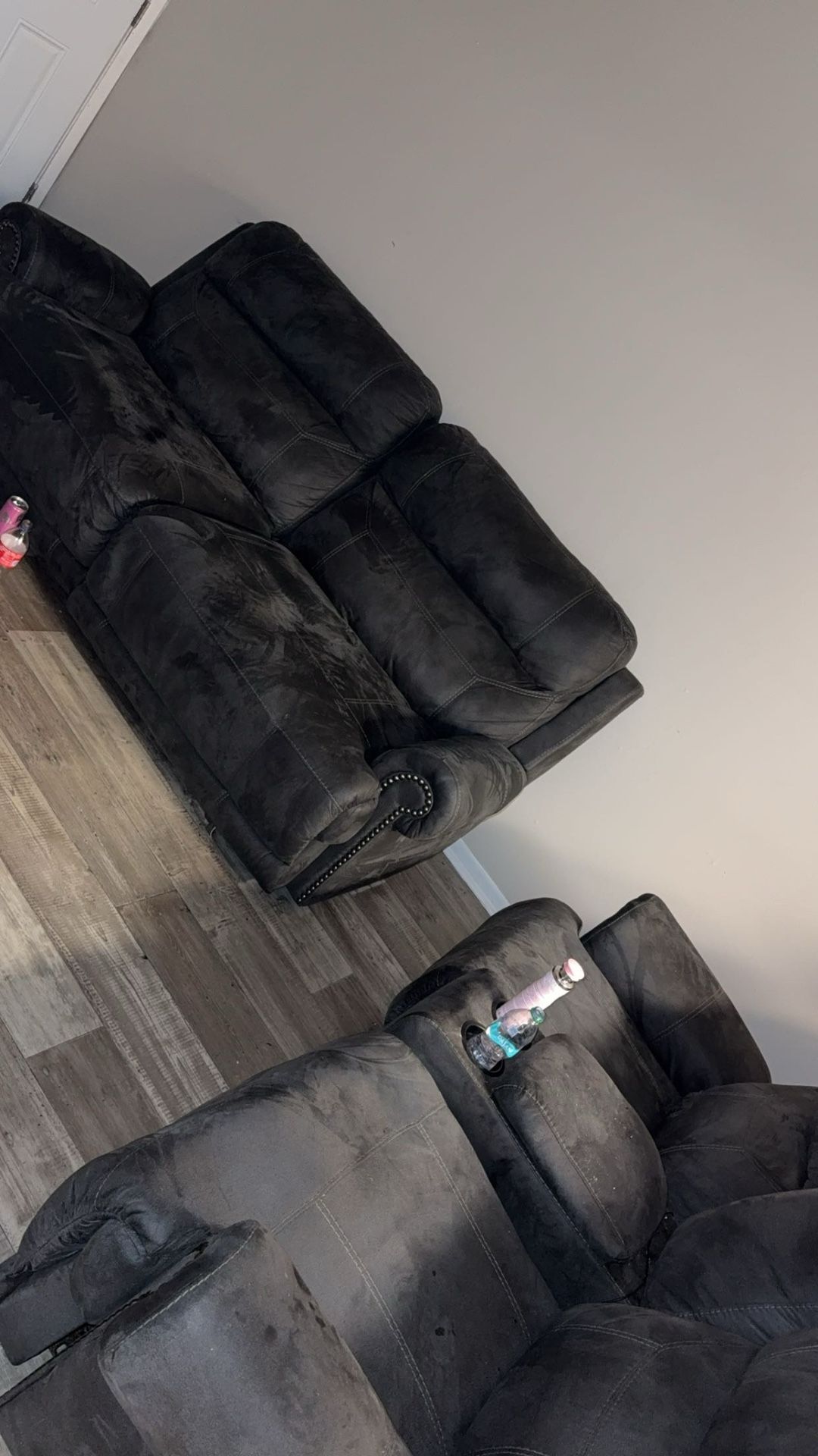 ✨ Comfy 2-Piece Gray Couch Set — Must Go! ✨