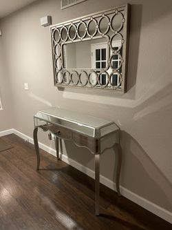 Entry Table / Console And Mirror