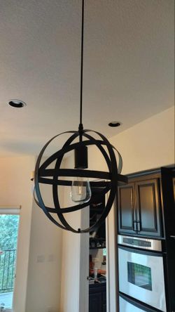 4 VINTAGE PENDANT LIGHTS (Black)