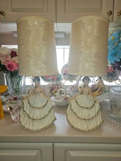 Pair of Vintage Ceramic Lady Figurine Table Lamps