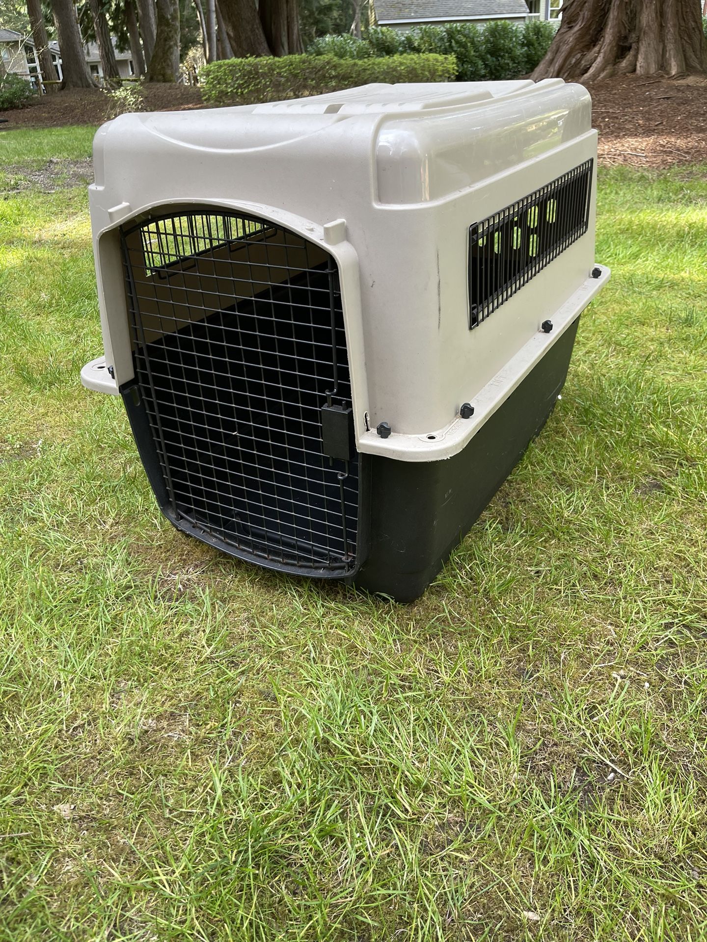 Large Vari-Kennel Dog Crate Like New