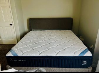 DreamCloud Premier Hybrid Mattress