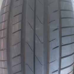 Tire 275/55R19