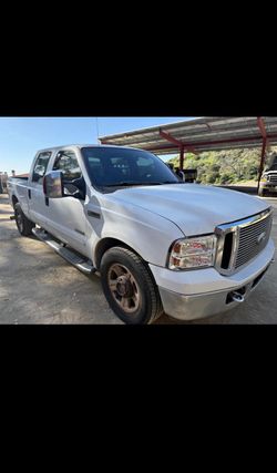 2006 Ford F250 Super Duty Crew Cab • Lariat Pickup 4D 6 3/4 ft