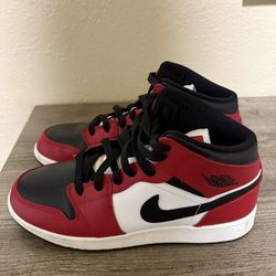 Air Jordan 1 mid 7y