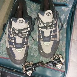 SHIMANO shoes W/ Pedals.