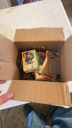 Unsorted box of Star Wars cards