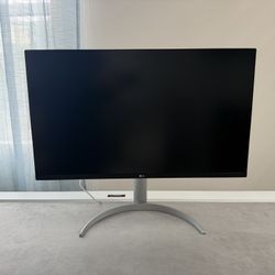 LG 32” 4K UHD IPS Monitor – USB-C – Model 32UP83A-W