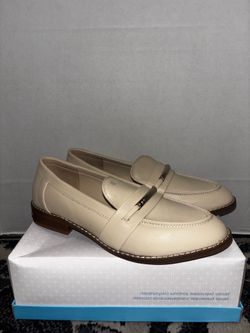 Jones New York Signature Loafers Size 8