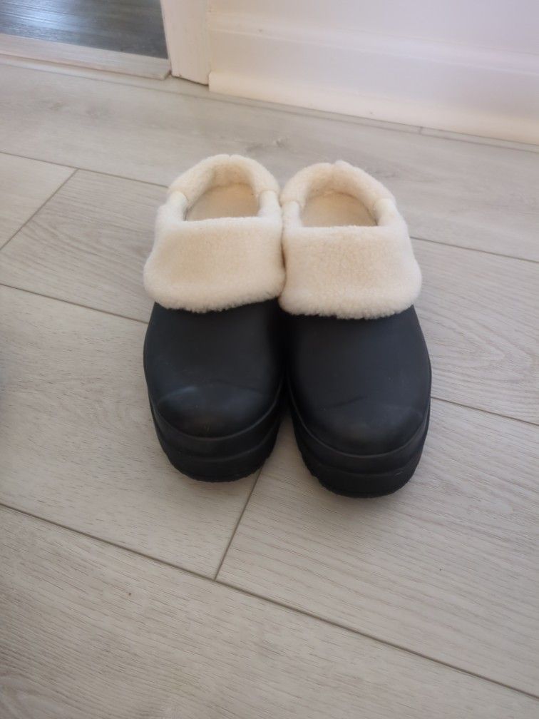 Hunter Clogs Sz 10
