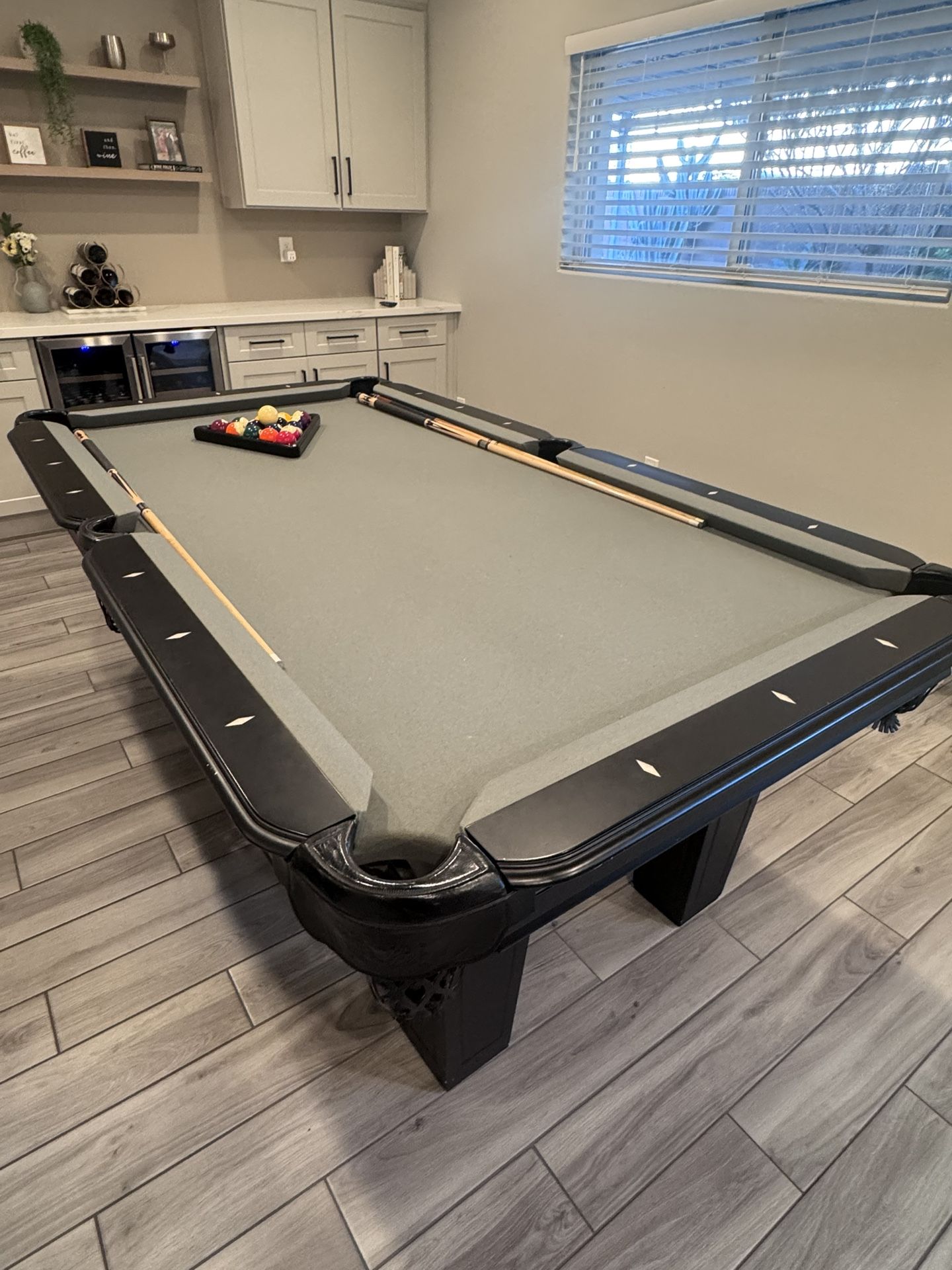 Pool table, black Gray Felt