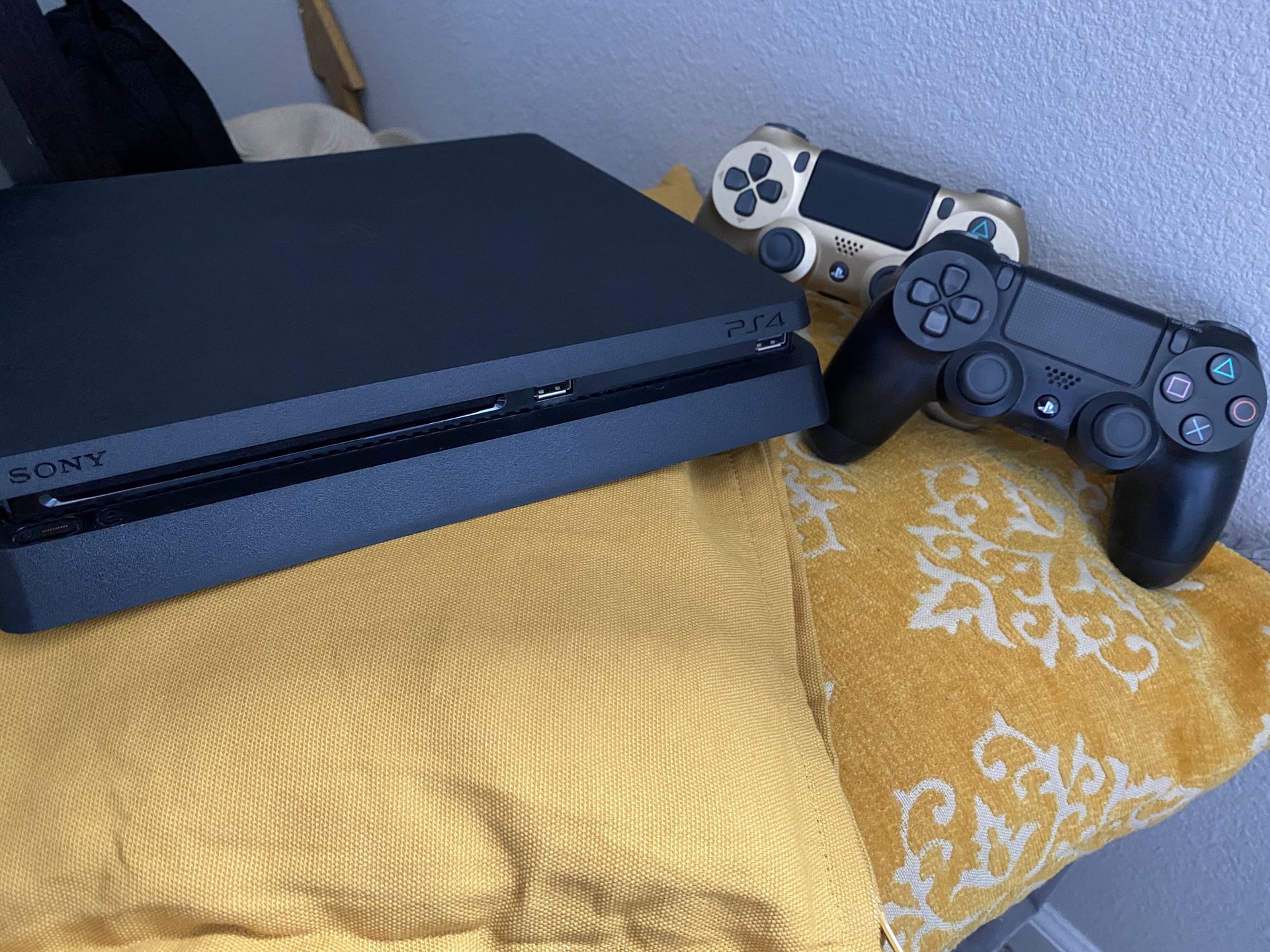PS4 slim 1TB w/ 2 controllers