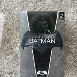 Hot Toys Armored Batman Battle Damage