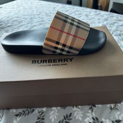 New Burberry Slides Size 9