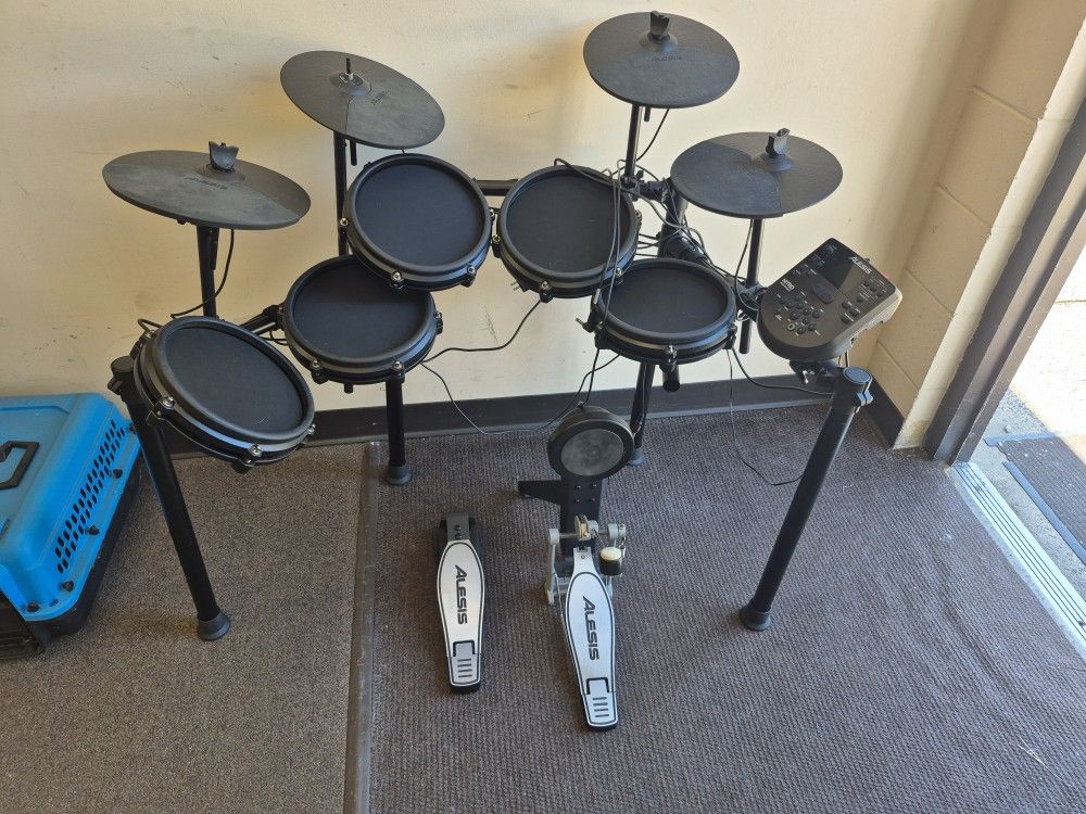 Alesis Nitro Electronic Drum Set