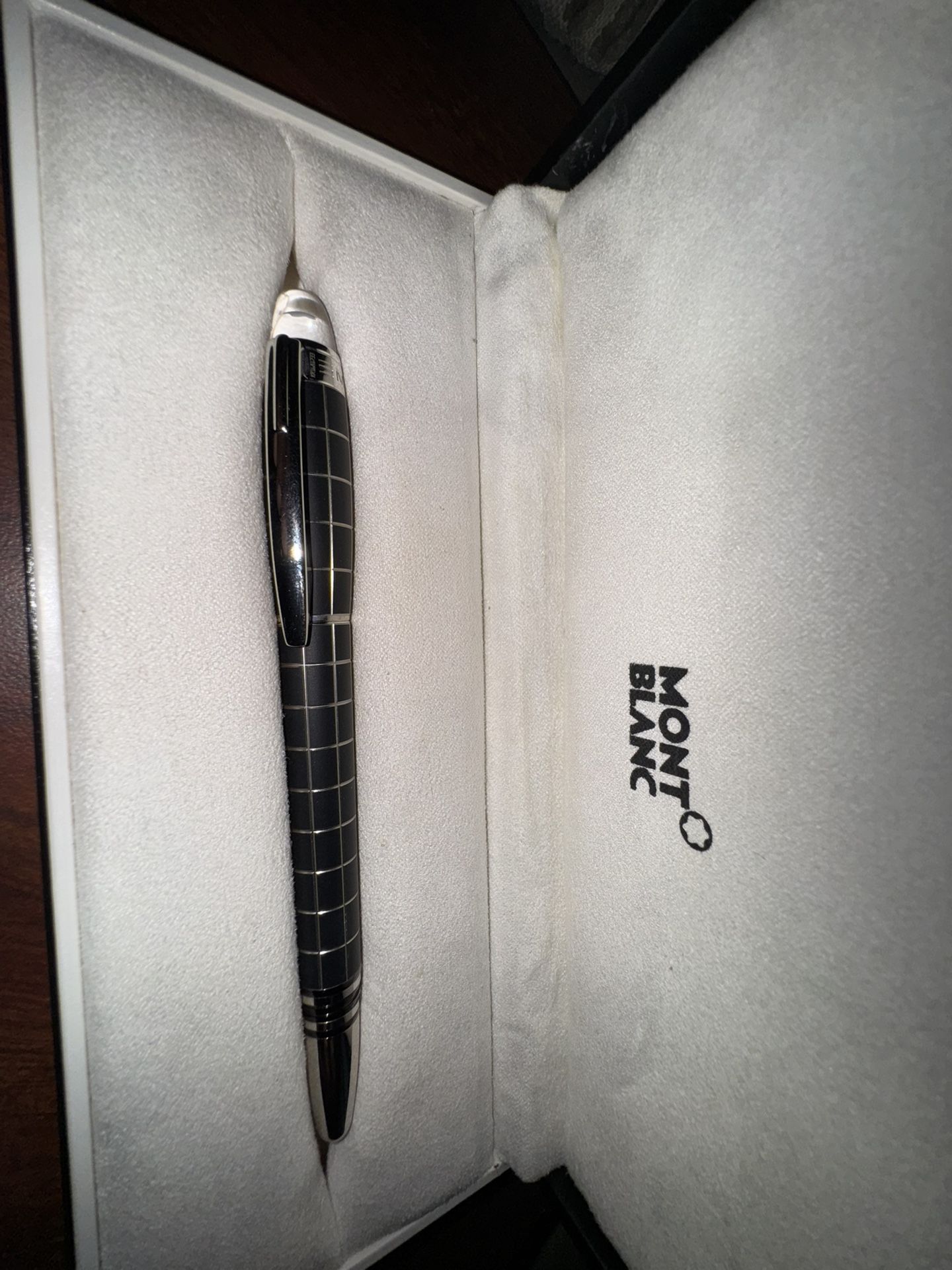 Mont Blanc Starwalker Metal & Rubber Ballpoint Pen 8856 Starwalker Rubber Fine Liner