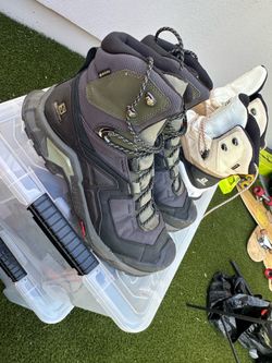 Snow boots