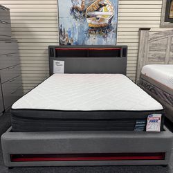 Queen Size Bedframe. 🚚WE DELIVER🚚