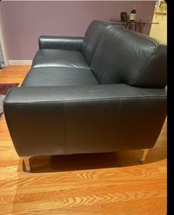 Couch w/tags still intact (Bougie Modern Lounge type)
