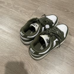 Nike Dunks 